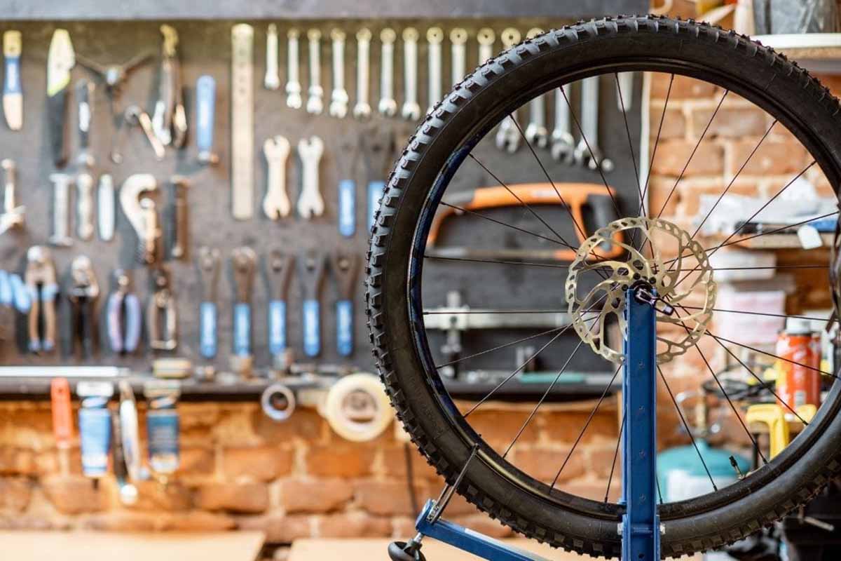 Bike Repair 101: How to Choose the Basic Repair Tools